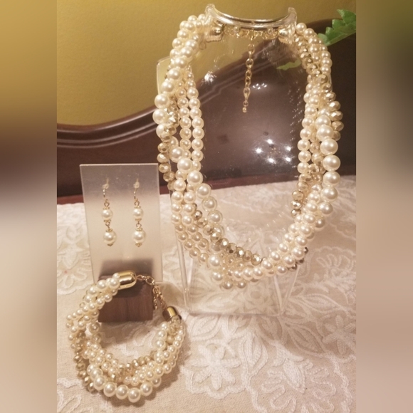 NEW Layered Twisted Gold Faux Pearl Choker Chunky Necklace Earrings Bracelet Set - Picture 4 of 7